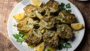 Carciofi al forno semplici: morbidi, leggeri e pronti in 30 minuti